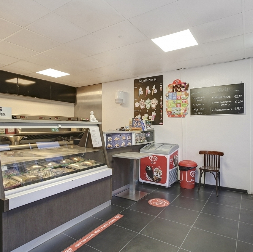 Cafetaria op rand centrum plaats Het Gooi