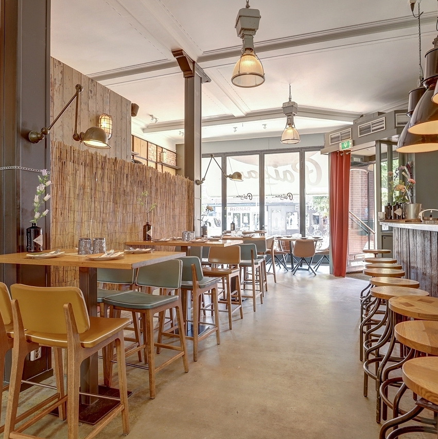 Restaurant aan drukke straat Hilversum