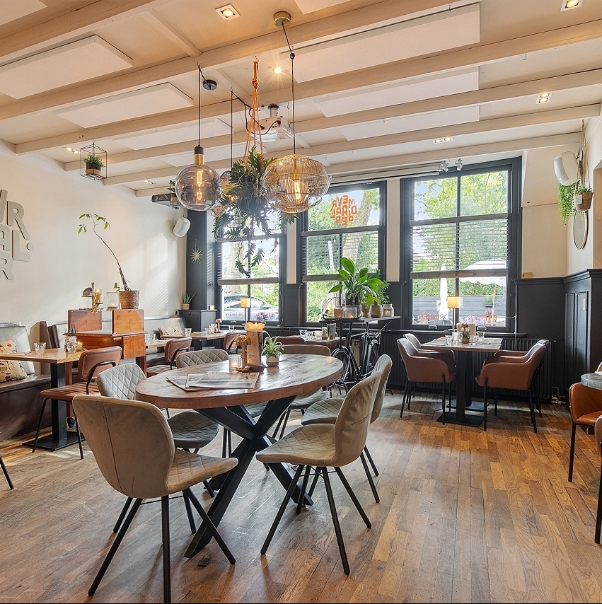 Restaurant in pittoresk dorp aan de Vecht