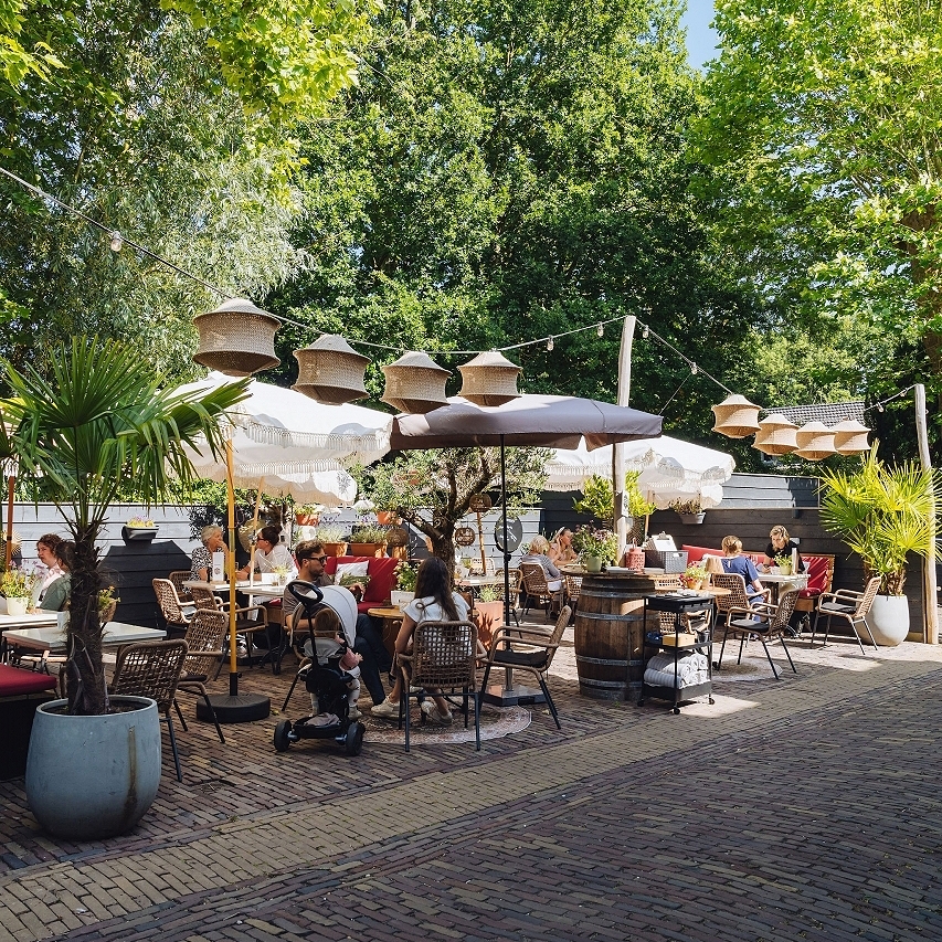 Restaurant in pittoresk dorp aan de Vecht