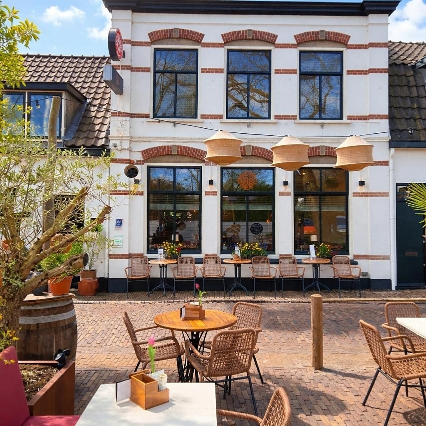 Restaurant in pittoresk dorp aan de Vecht